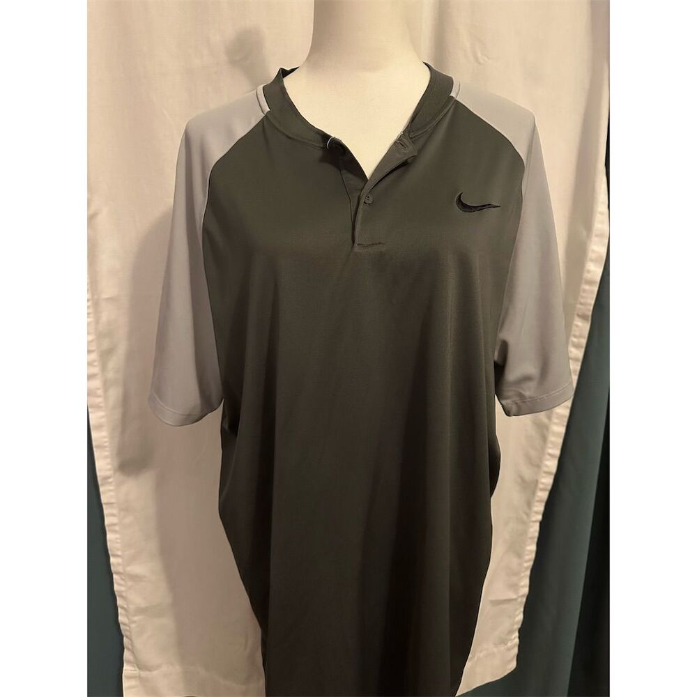 Nike Men's Dri-Fit Gray Henley Short Sleeve Athletic T-Shirt Size L